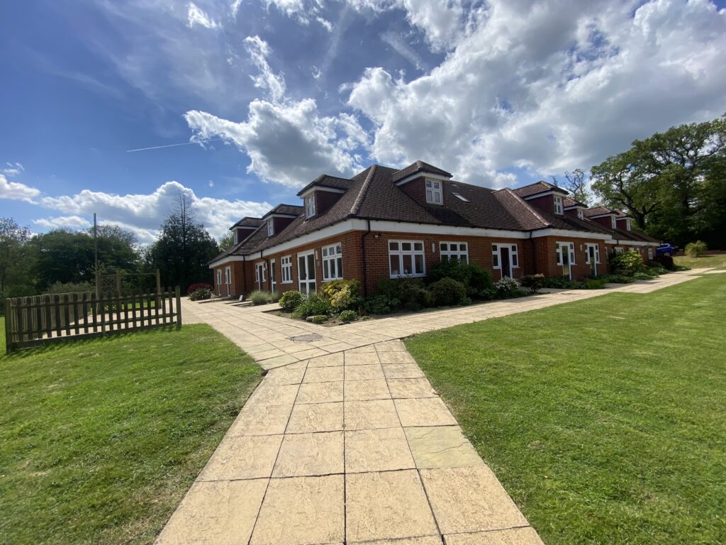 warnham_lodge_accessible_garden_paths